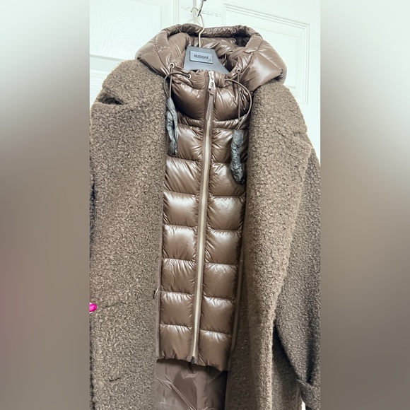 RUDSAK ARABELLA WOMEN'S TEXTURED COAT WITH REMOVABLE HOODED DICKIE - Picture 3 of 5